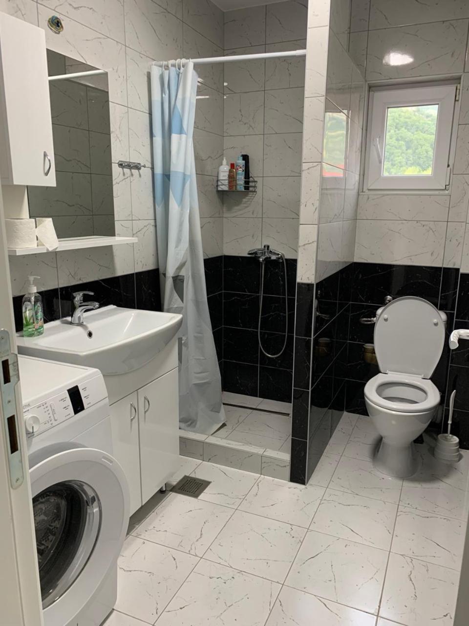 Apartmán Zlatna Plaza Bratunac Exteriér fotografie